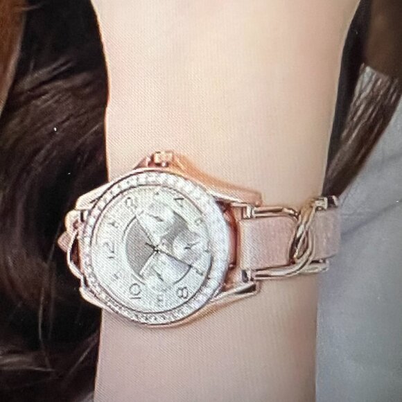 Fossil Women's Riley Quartz Stainless Steel and Leather Multifunction Watch - Picture 8 of 11